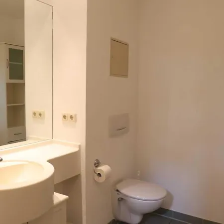 Strandstrasse 32 - 04-43 * Kuehlungsborn